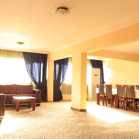 Life Hotel ไคริเนีย ภายนอก รูปภาพ