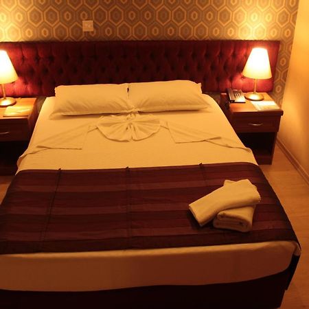 Life Hotel ไคริเนีย ภายนอก รูปภาพ
