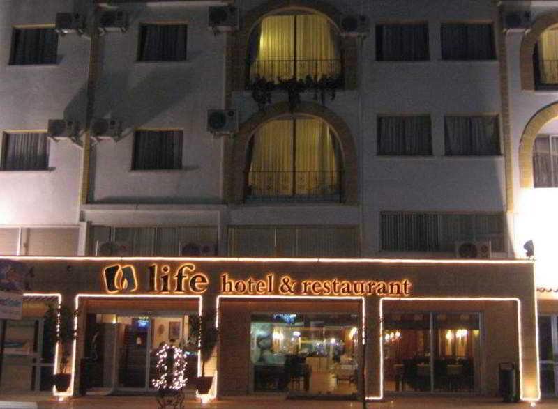 Life Hotel ไคริเนีย ภายนอก รูปภาพ