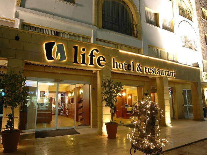 Life Hotel ไคริเนีย ภายนอก รูปภาพ