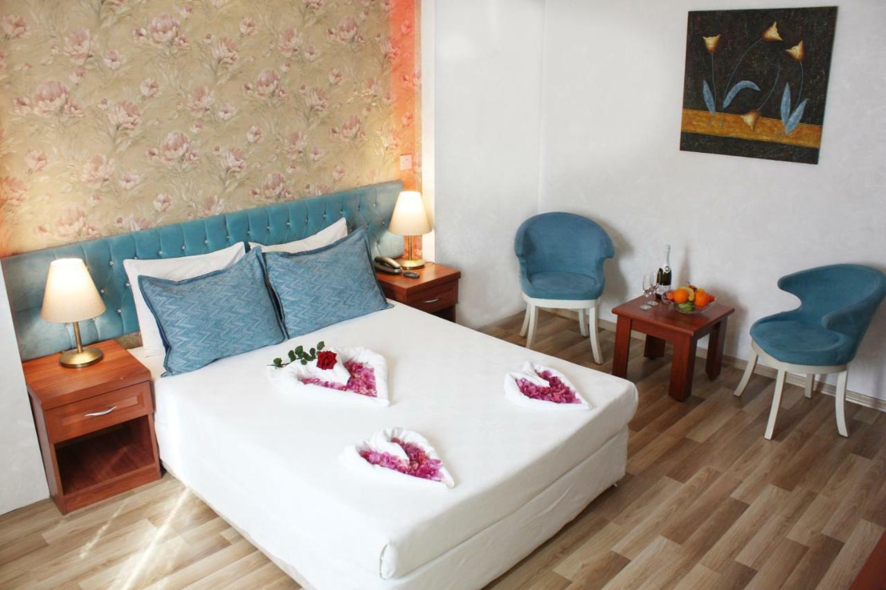 Life Hotel ไคริเนีย ภายนอก รูปภาพ