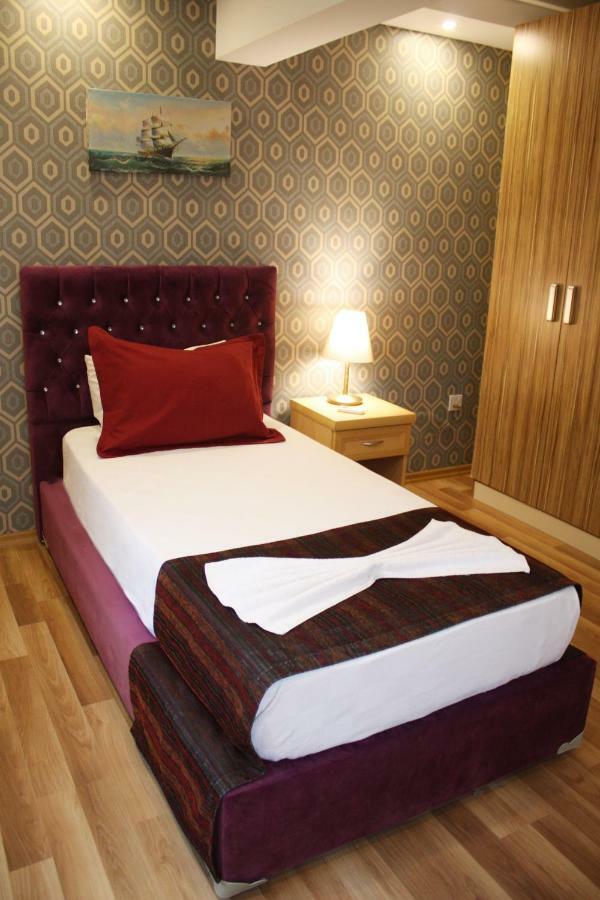 Life Hotel ไคริเนีย ภายนอก รูปภาพ