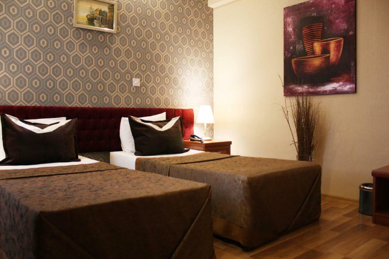 Life Hotel ไคริเนีย ภายนอก รูปภาพ