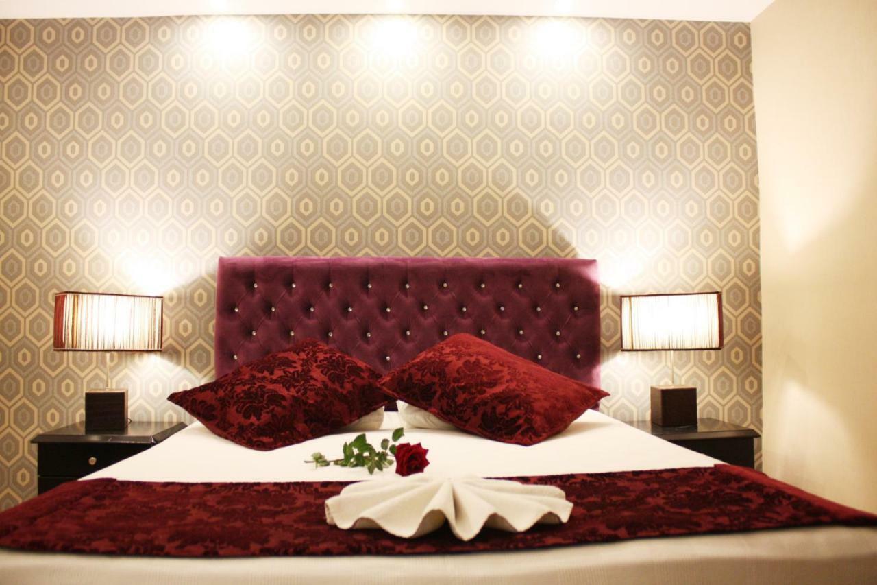 Life Hotel ไคริเนีย ภายนอก รูปภาพ