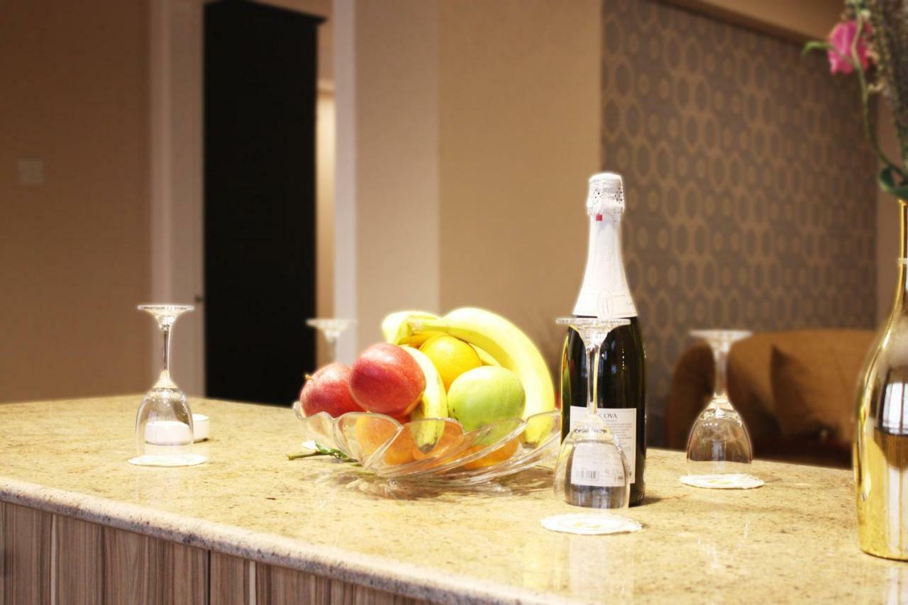 Life Hotel ไคริเนีย ภายนอก รูปภาพ