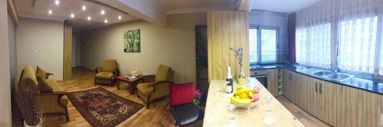 Life Hotel ไคริเนีย ภายนอก รูปภาพ