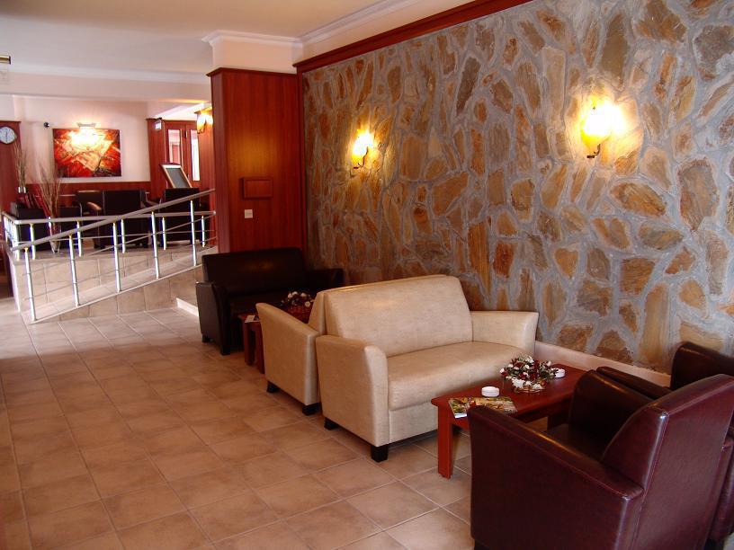 Life Hotel ไคริเนีย ภายนอก รูปภาพ