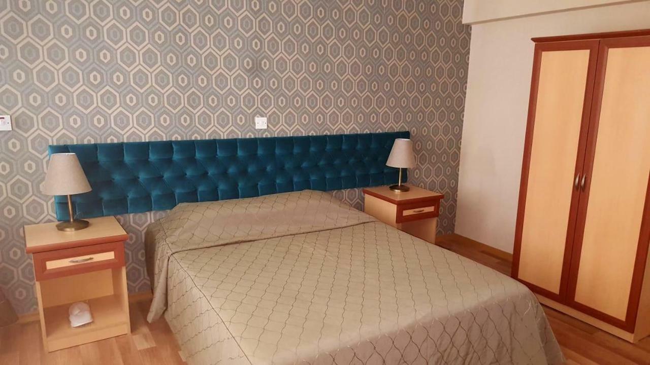 Life Hotel ไคริเนีย ภายนอก รูปภาพ