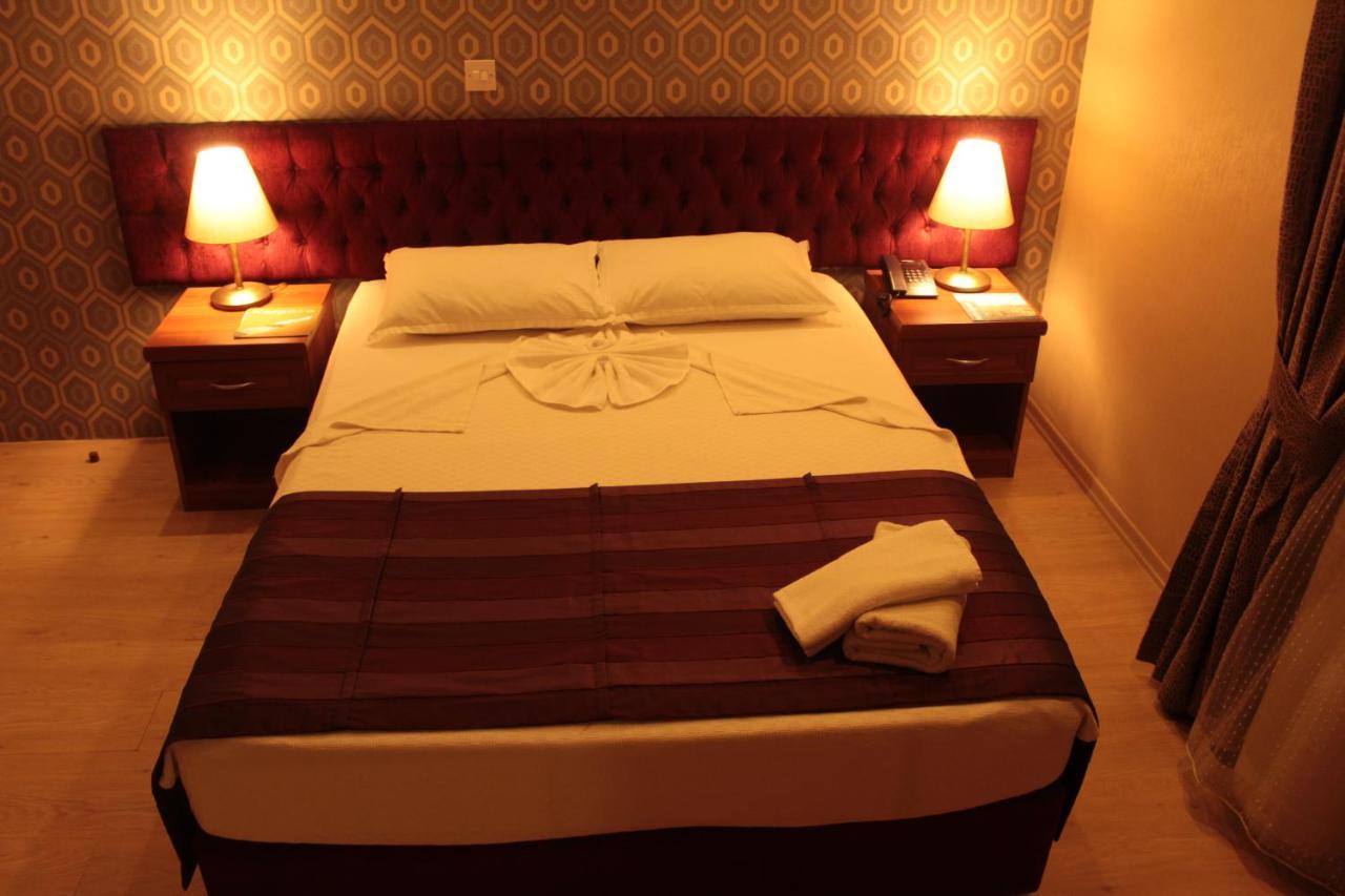 Life Hotel ไคริเนีย ภายนอก รูปภาพ