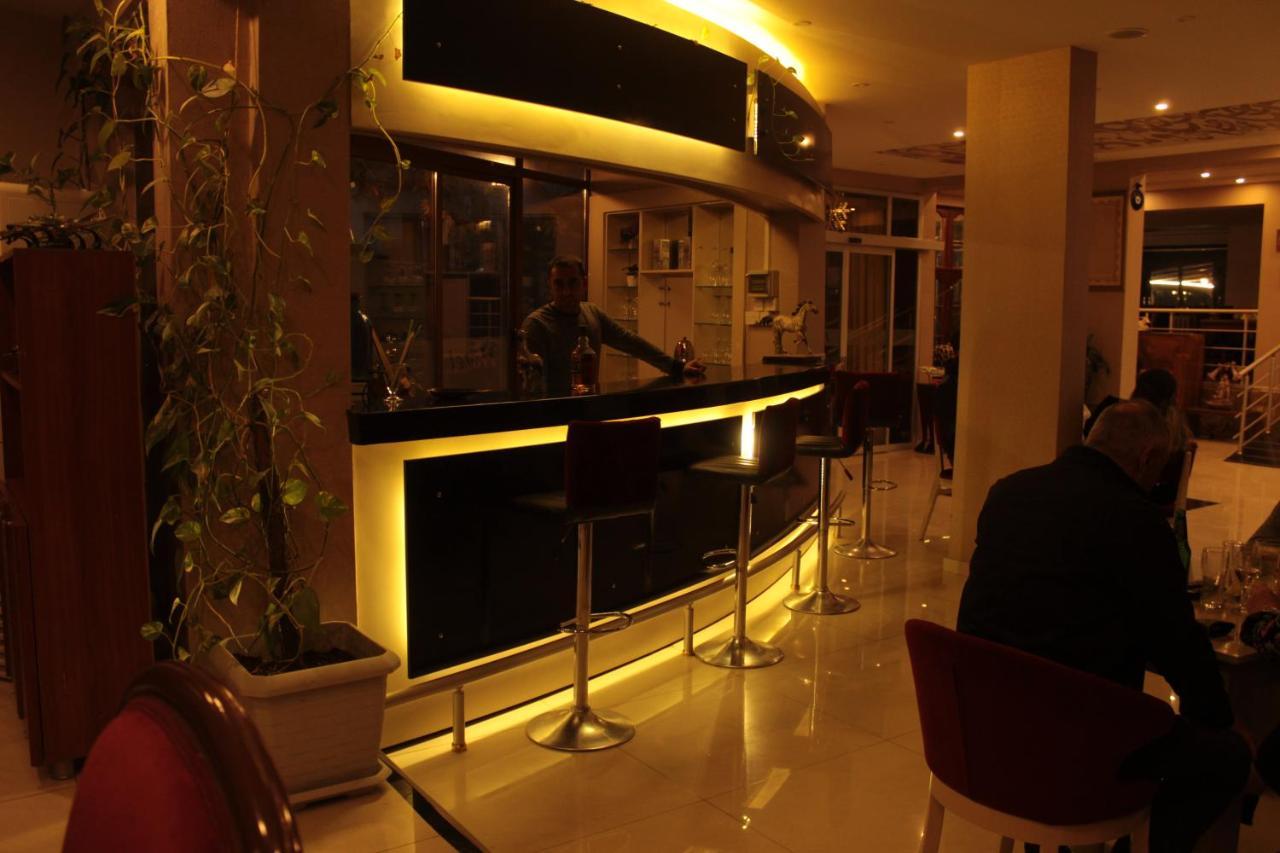 Life Hotel ไคริเนีย ภายนอก รูปภาพ