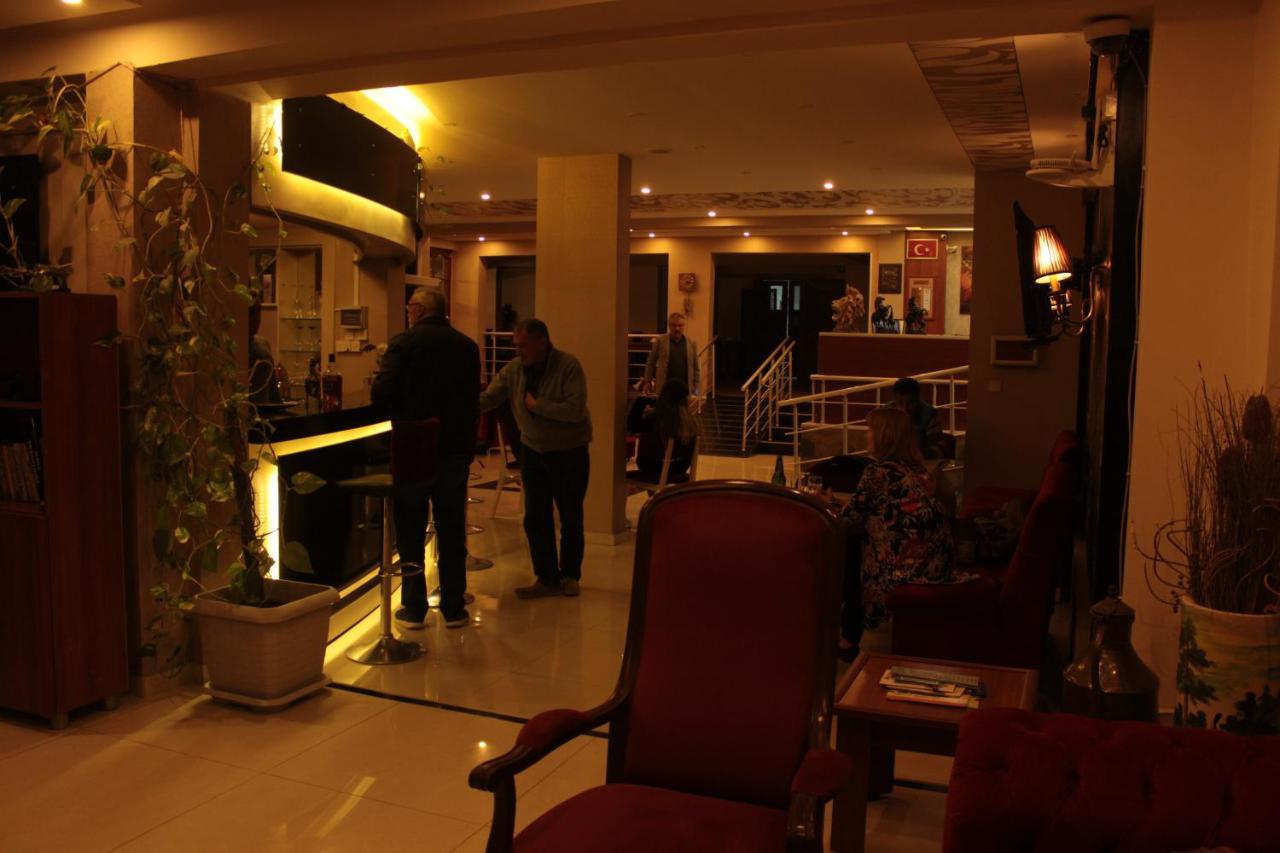 Life Hotel ไคริเนีย ภายนอก รูปภาพ