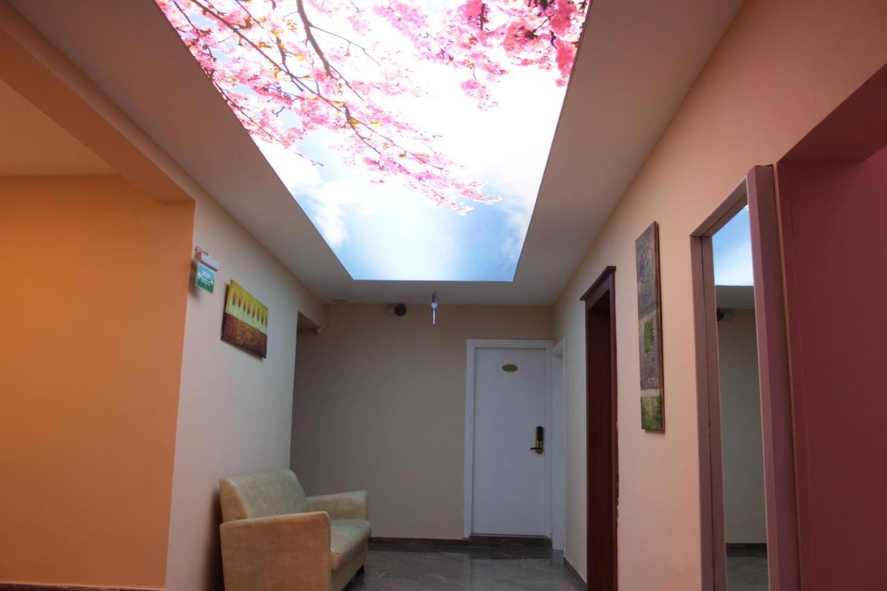 Life Hotel ไคริเนีย ภายนอก รูปภาพ