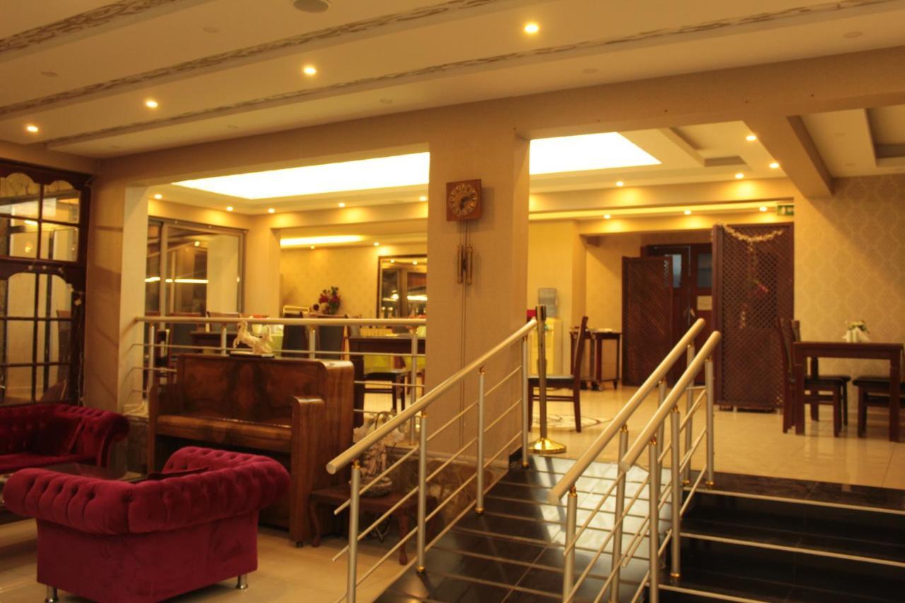 Life Hotel ไคริเนีย ภายนอก รูปภาพ